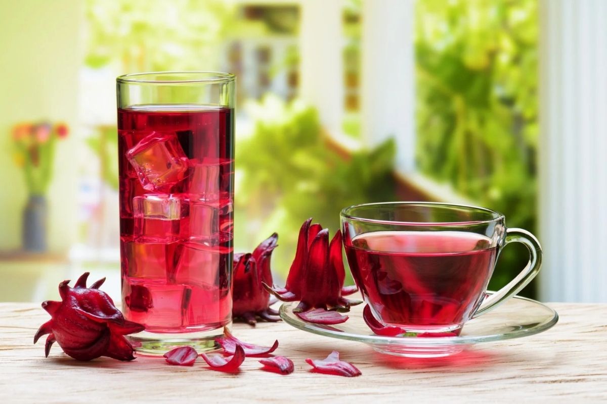 Hibiskus Çayının Faydaları, Zararları ve Tüketim Önerileri
